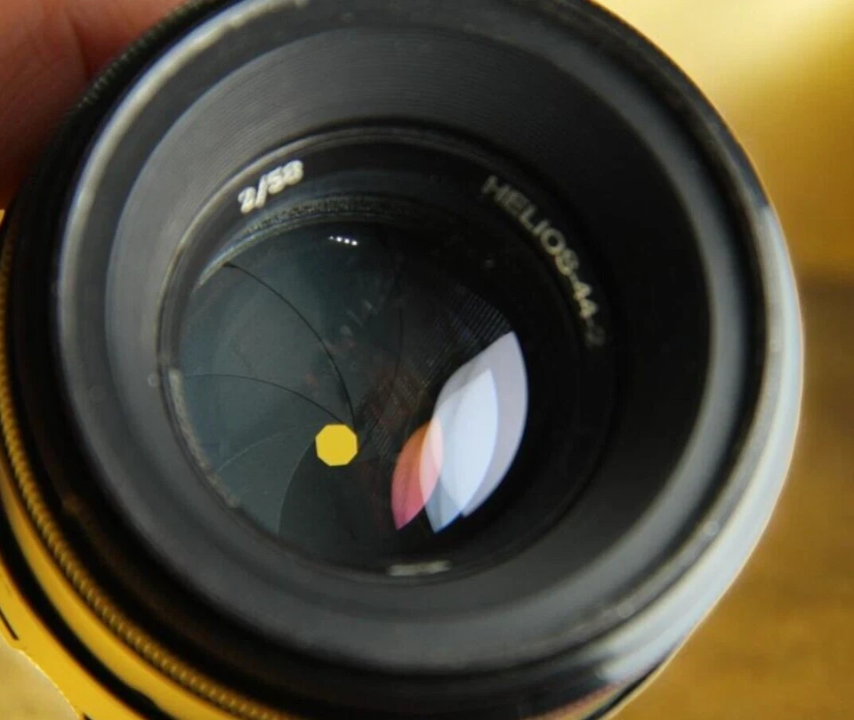 Helios 44-2 58mm f/2 KMZ Vintage Soviet Lens: Legendary Swirly Bokeh, M42 Sony E - Image 3 of 4