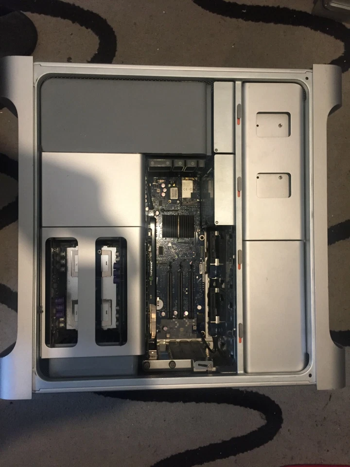 Apple Mac Pro 3.1 2,8 Quad-Core Intel Xeon 8800GT 32GB RAM SSD256GB - Imagen 2 de 3