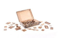 Ancien Valise Avec Un Lot De