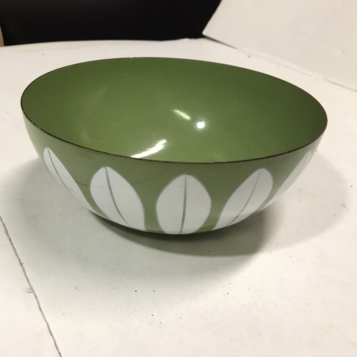 Vintage Cathrineholm Norway Enamel Green White Lotus Bowl