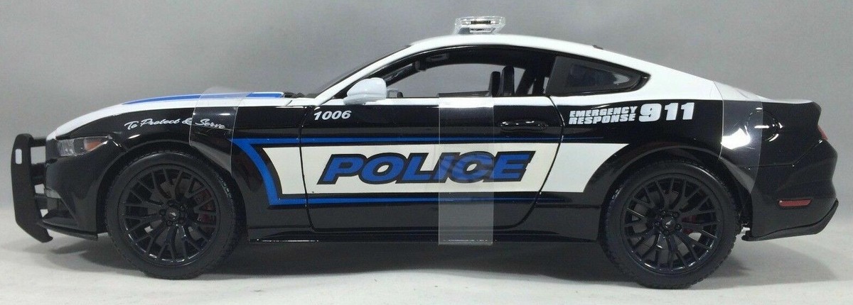 Maisto 2015 Ford Mustang GT 警察車両セット Amazon.com: Maisto 1:18 Ford Mustang GT Police : Toys & Games