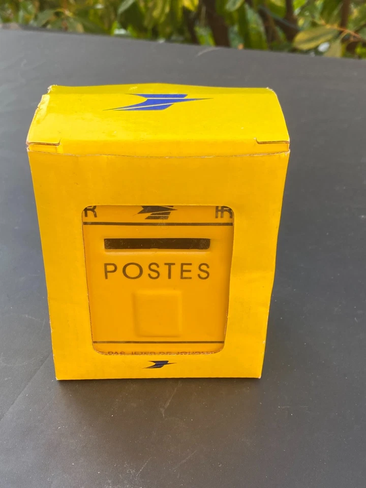 BOITE A LETTRE MINIATURE " modèle 1950 "CERAMIQUE + BOITE POUR POUPEE ANCIENNE - Photo 2/4