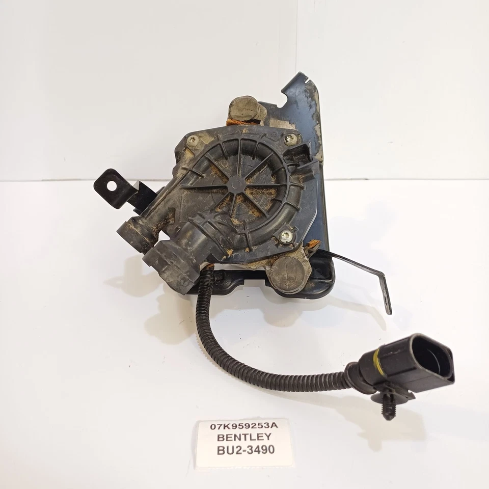 2012 Volkswagen Beetle Secondary Air Injection Pump Right 07K959253A - Image 4 of 4