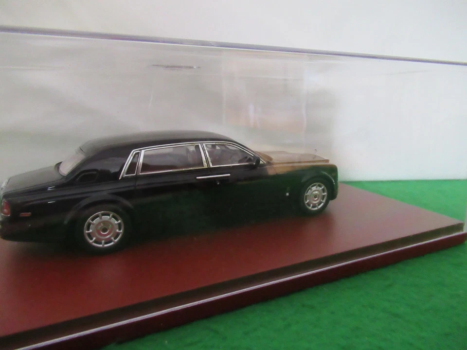 TRUESCALE MINIATURES 2010 ROLLS-ROYCE PHANTOM LWB SCALE 1:43 TSM124367 - Image 4 of 4