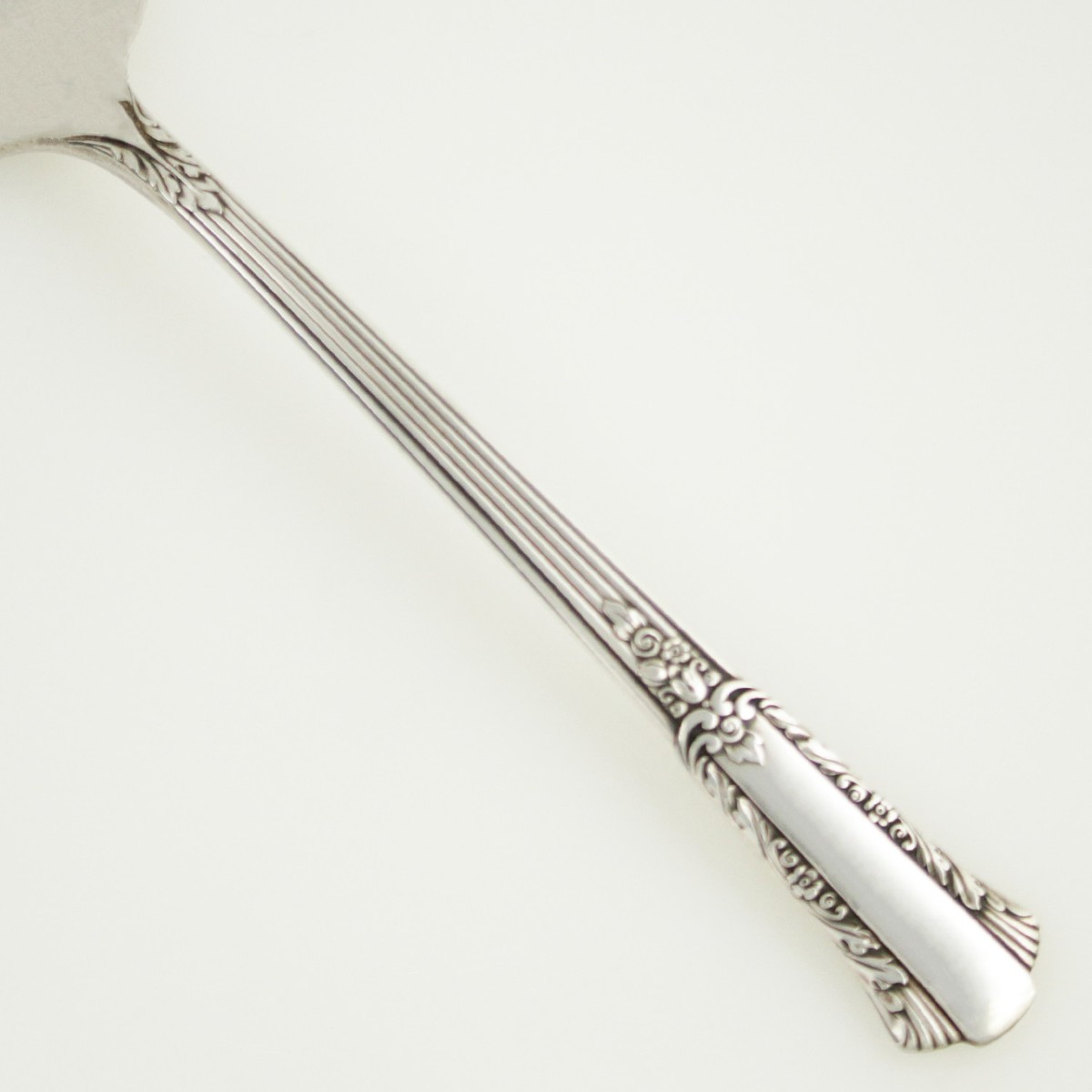 Wm Rogers TREASURE International Silver Plate 1940 Silverware
