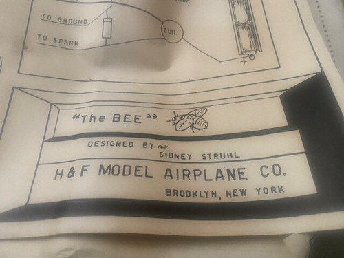 Vintage Free Flight Balsawood Model Kit The Bee - Picture 5 of 5