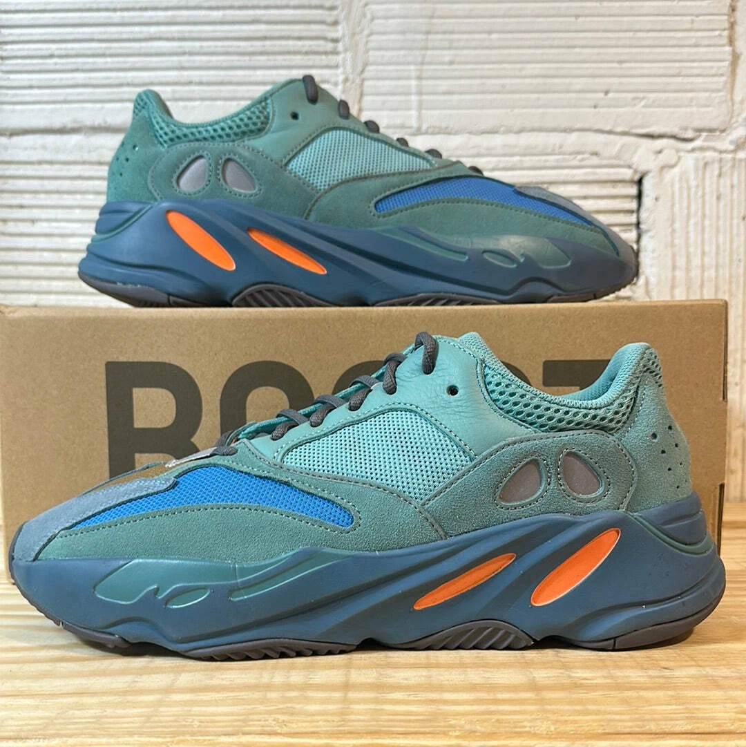 Yeezy 700 azzurro sbiadito taglia 12 5