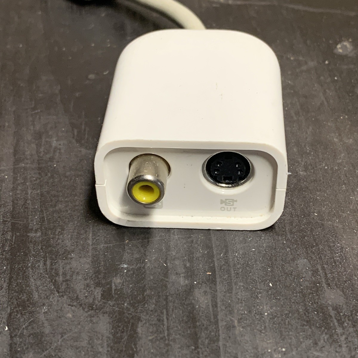 Genuine Apple M9319 Mini DVI to Video Adapter (rca Composite / S