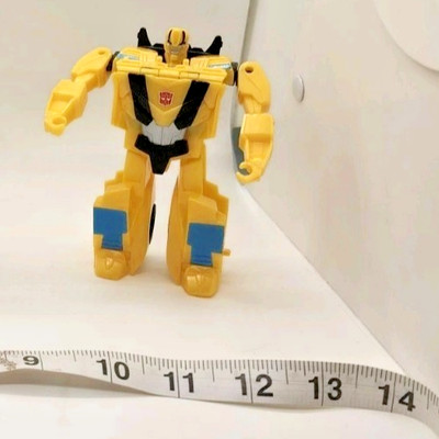 1 Step Changer BUMBLEBEE Transformers Cyberverse Hasbro 2018 NEW Ages 6+ yellow