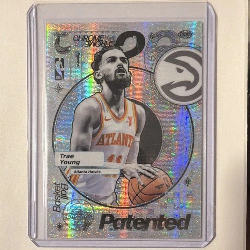 2025 Topps Chrome Trae Young Base (RAW)