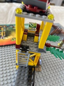 LEGO Dino: Tower Takedown (5883) 1 broken piece