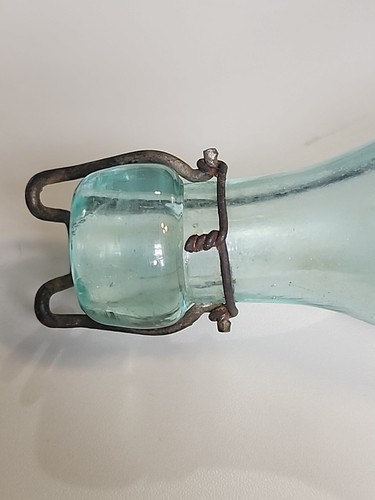 Antique A&W Burns Yonge St Toronto Beaver Soda Water Blob Top Bottle C3 - Picture 10 of 10
