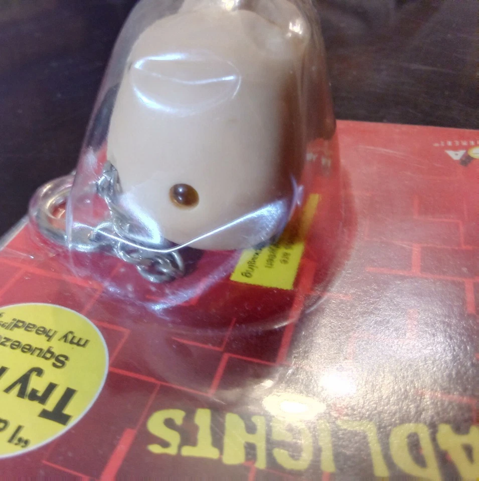 VIntage Wrestling WWF WWE STONE COLD STEVE AUSTIN CLIP ON HEADLIGHTS KEYCHAIN - Image 4 of 4