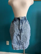 Vintage women's 1980s acid wash denim midi skirt high waisted size med Large 30"