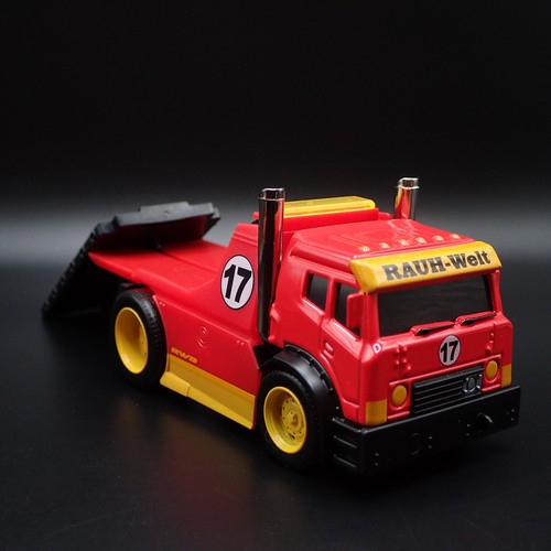MODERN CUSTOM FLATBED CAR HAULER RWB RAUH WELT ROT MASSSTAB 1:64 DIECAST MODELLAUTO - Bild 4 von 7