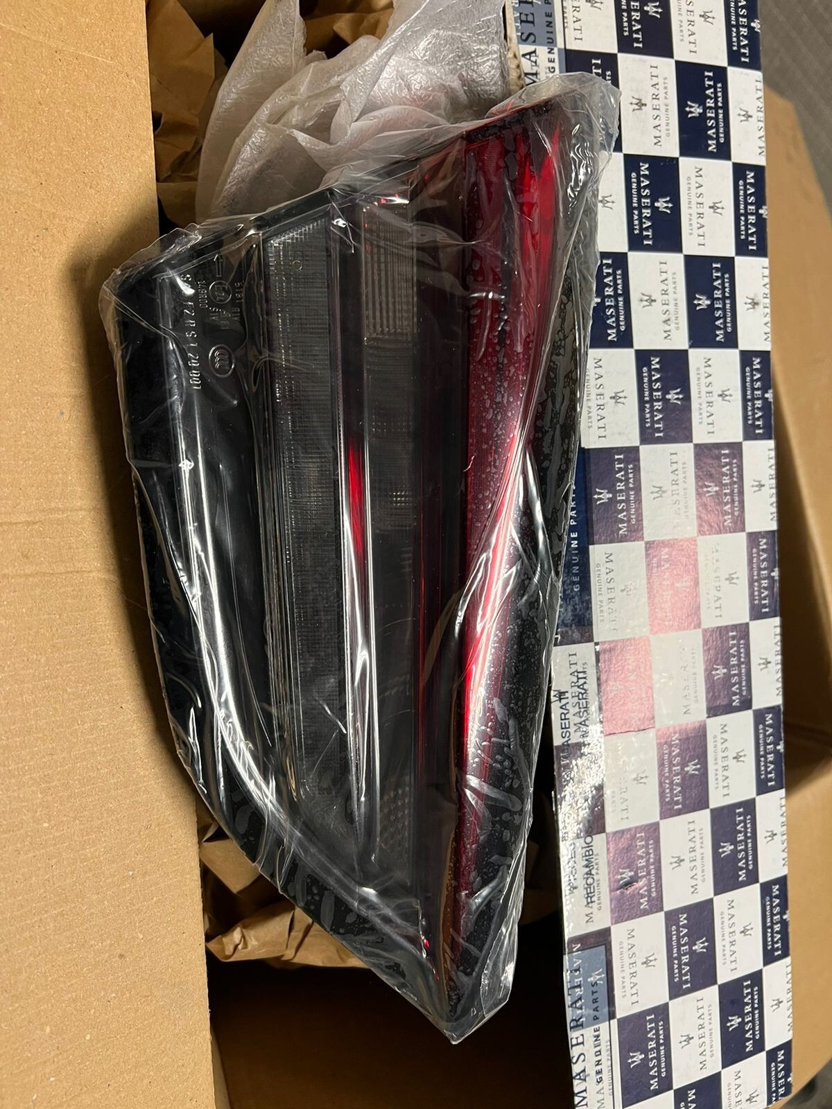 018 2019 2020 2021 Maserati Levante  LED 	LH TAILLIGHT FIXED SIDE &	LH TAILLIGHT