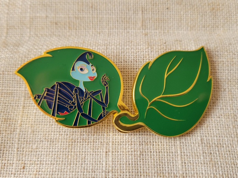 Loungefly Disney Pixar A Bugs Life Rosie Character Leaf Hinged Slider Pin  & Box