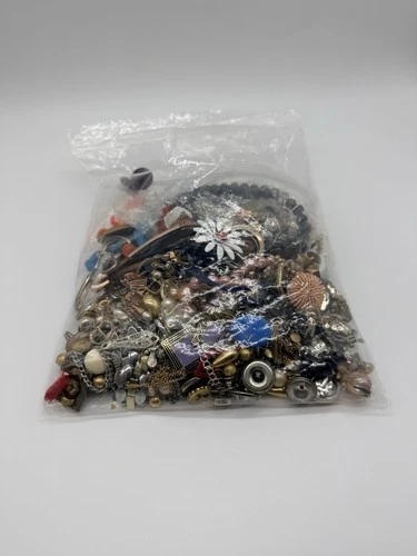 New ListingLot Of 2lbs  Vintage/ Costume Jewelry For Crafts Mostly Broken And Odd Pieces