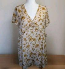 Baevely Mustard Floral Romper  Size  Large V-Neck Fully Lined Short Sleeve 