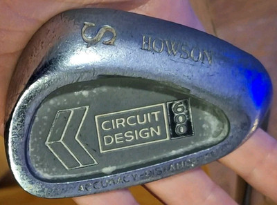 Howson, Circuit Design 600, Sand Wedge, rechts, kleinerer Stahlschaft, 33,5'' Schläger
