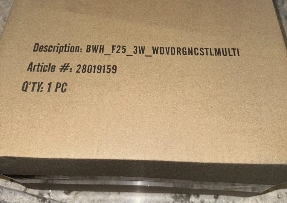 Bath & Body Works 沉睡龙城堡迪士尼恶棍烛台新品 — 第 2/2 张图片