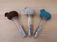 Geocachingversteck aus dem 3D Drucker: Schaf mit Logbuch und Petling