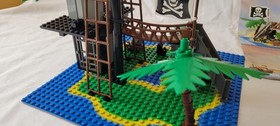 LEGO Pirates: Forbidden Island (6270)