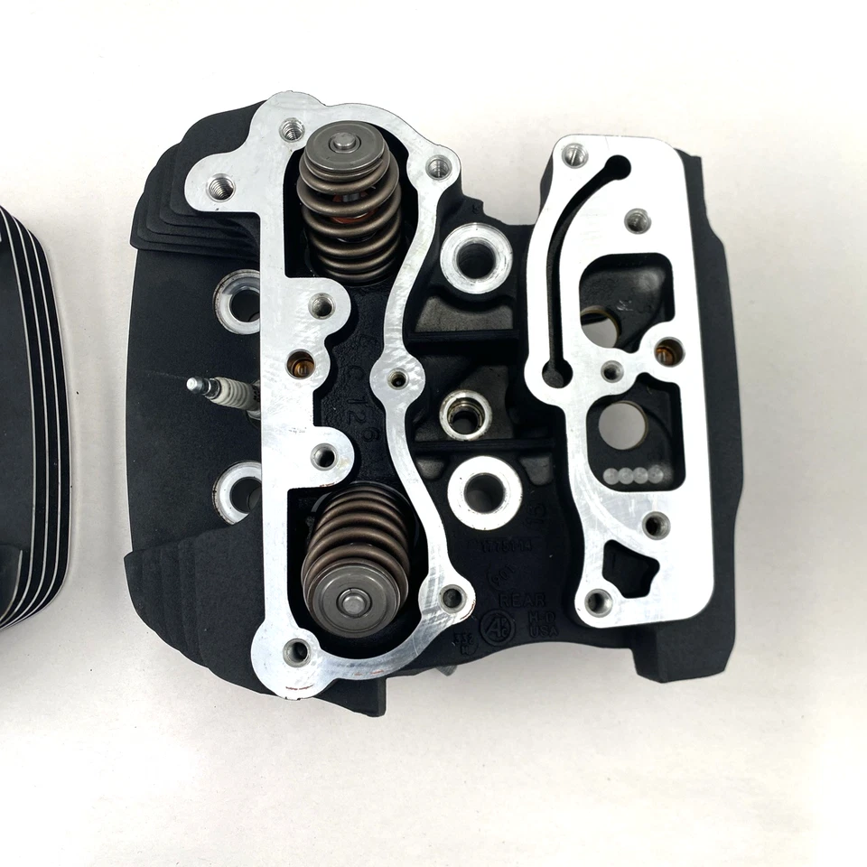 oem Harley 14-16 Twin Cam Touring 103ci Liquid Cooled Front Rear Cylinder Heads - Image 4 of 4
