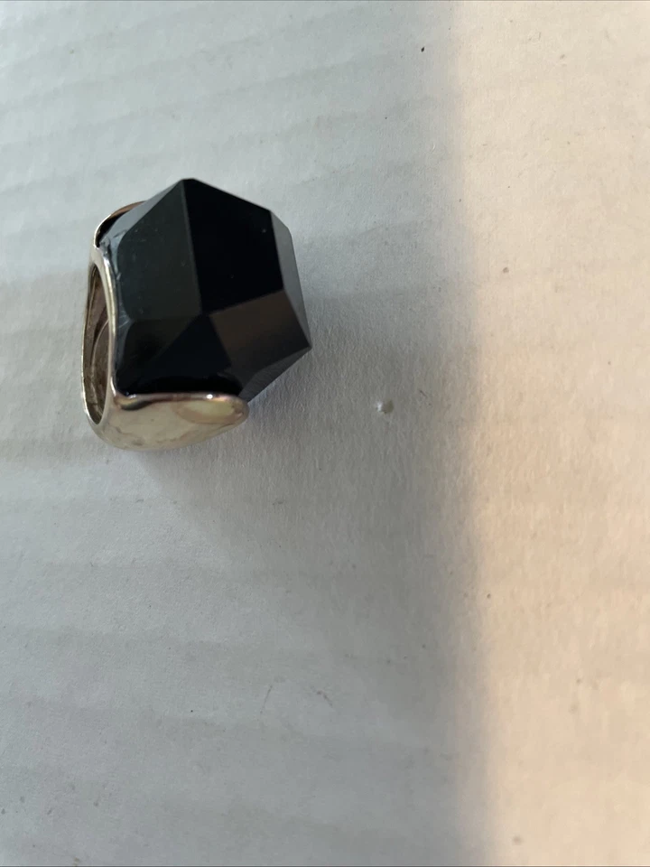 Anillo faceta negro MARK/AVON pequeño-medio 5 tono plateado con piedra sintética 1" con Foto 3 de 4