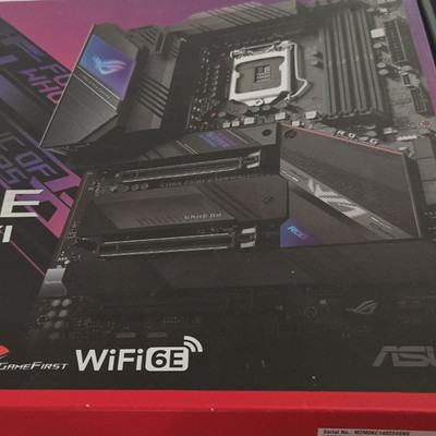ASUS ROG Strix Z590-E Gaming WiFi 6E + Intel Core i9-11900KF