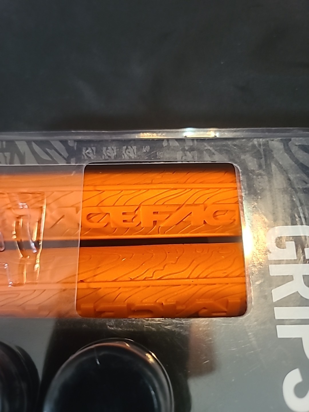 RaceFace Half Nelson Lock-On Grips - Orange