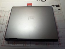 Fujitsu siemens Amilo M7405 avec chargeur fonctionne, windows à activer