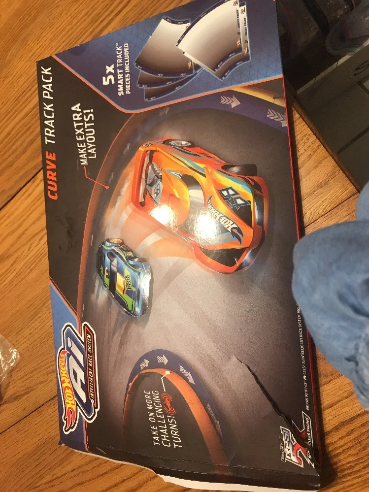 Hot wheels hotsell curved track pack