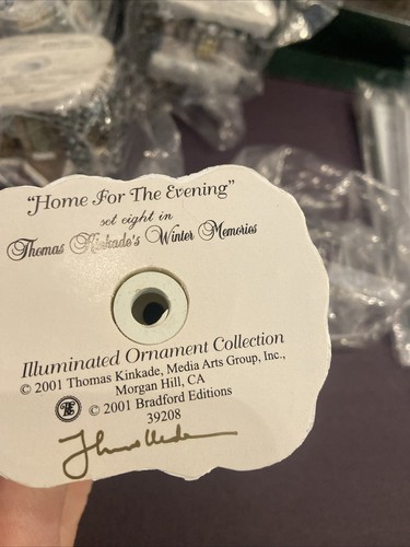 28 The Bradford Edition Thomas Kinkade's Winter Memories Illuminated Ornaments - Picture 9 of 23