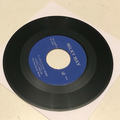 7" 45rpm "FLYER'S FIGHT SONG" Steve Lawlor / The Red Garter Band RARE 1975 - Imagen 6 de 6
