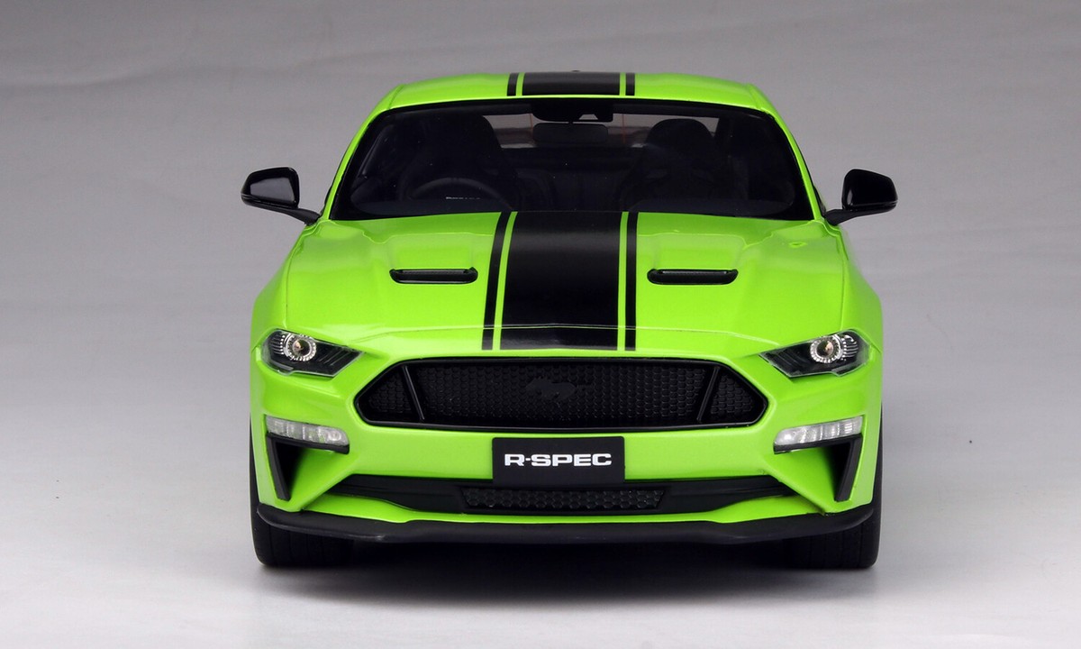 未展示品 GT SPIRIT 1/18 2020 Ford Mustang 1/18 GT Spirit 2020 Ford Mustang Shelby GT500 Orange Black