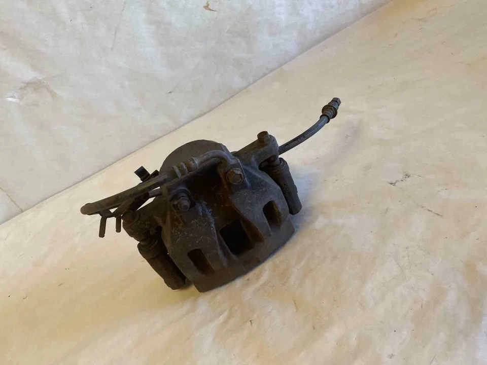 Pinza de freno de disco delantera Dodge Magnum 2005-2008 lado del conductor izquierdo LH G Foto 3 de 4