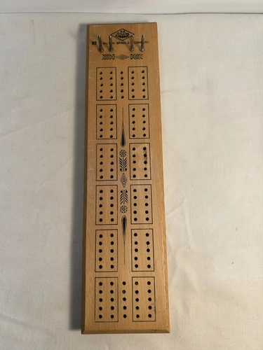 Vintage Milton Bradley ES Lowe Wooden Cribbage Board & 4 Metal Pegs  H7