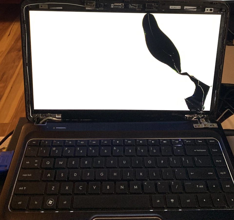 HP Pavilion DM4 2015dx Intel i3 para PIEZAS/Reparación Funciona 6GB/600GB Windows 10 Foto 4 de 4