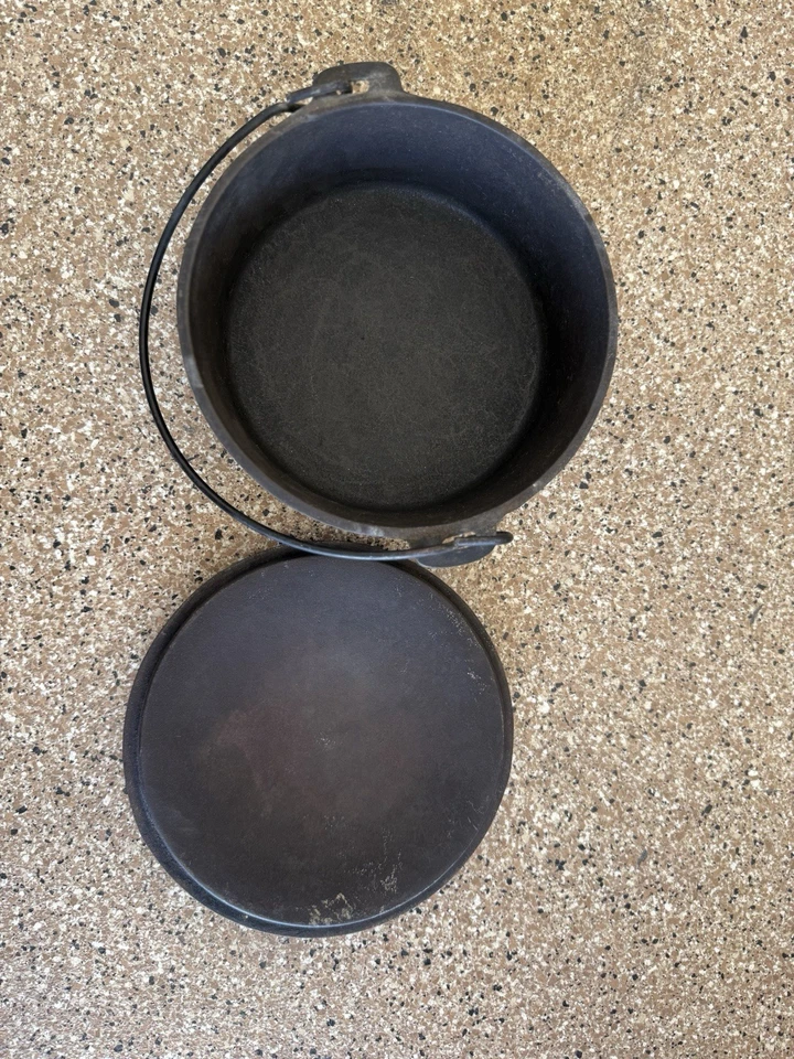 Vintage Nº Horno holandés con patas de hierro fundido de 8 cuartos de galón con tapa ver detalles Foto 4 de 4