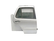 Tür hinten rechts Silber 744 ohne Anbauteile Rostig Mercedes ML W163 Mod 98-2005 Tür hinten rechts Silber 744 ohne Anbauteile Rostig Mercedes ML W163 Mod 98-2005