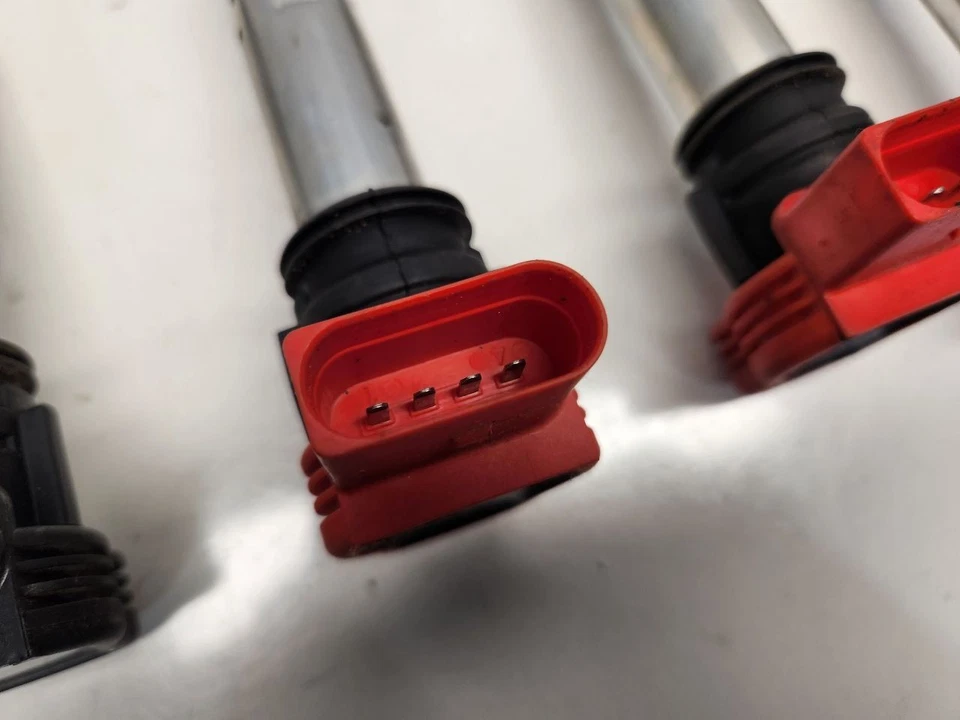 Conjunto de bobina de ignição 2009-17 Volkswagen Tiguan (2.0L / Turbo) *3 vermelho / 1 preto* - Imagem 4 de 4