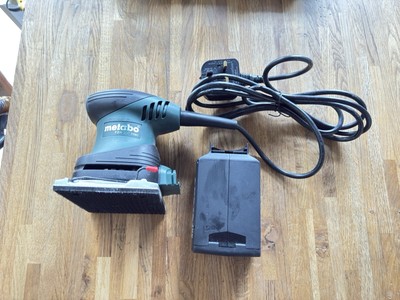 Metabo FSR-200 Intec 1/4 Blatt Schwing-Handschleifer 200W 240V