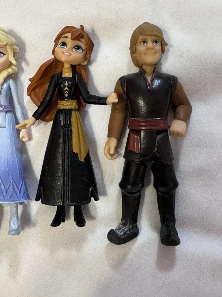 Lote Mixto 4” Figuras Frozen Y 3” Sophia La 1ª Figuras Foto 2 de 4