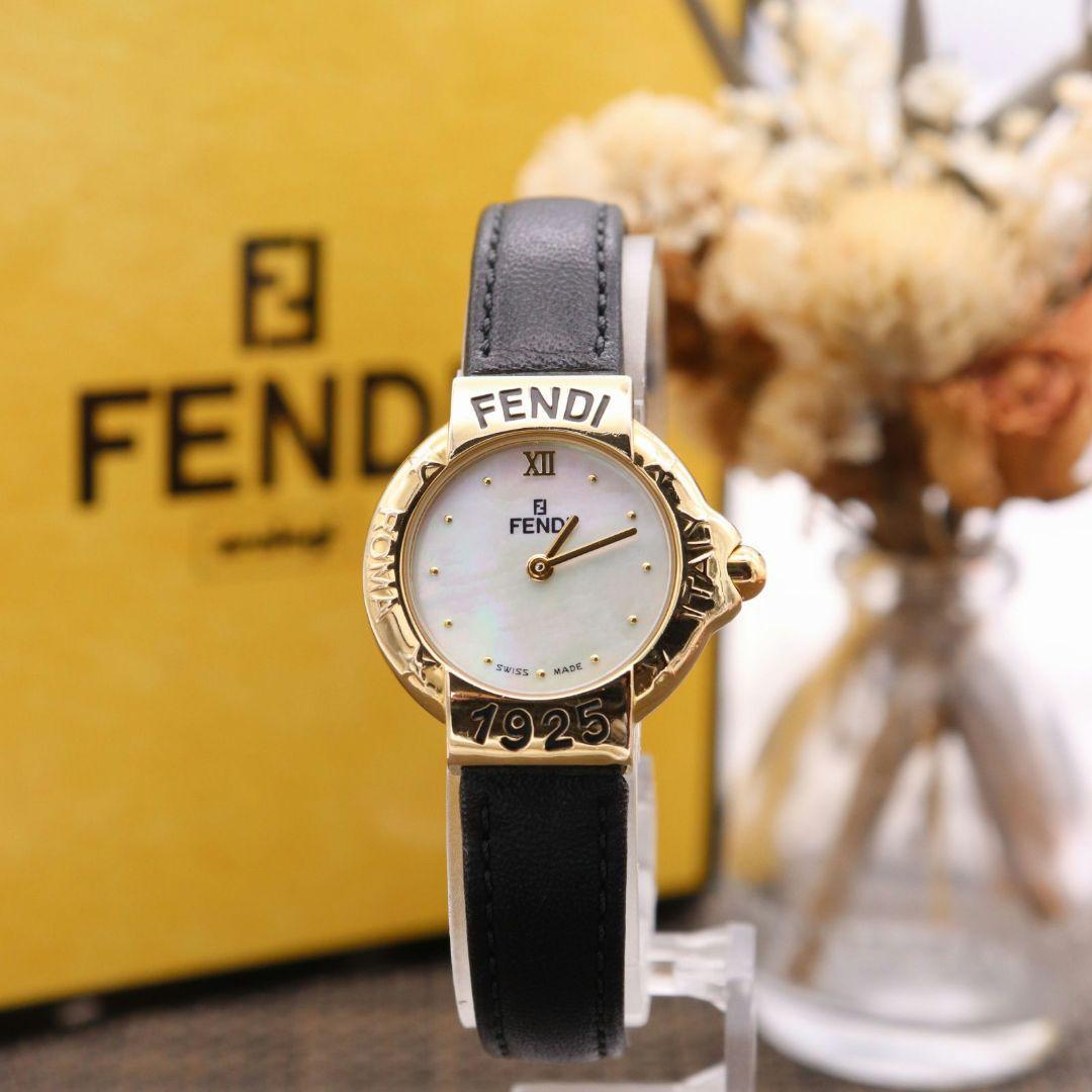 FENDI ヴィンテージ　レディース腕時計 VINTAGE FENDI White and Black Watch Working AM284 for sale online
