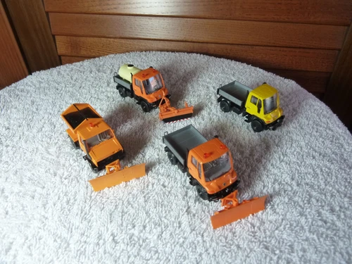Konvolut Wiking 1:87 - Unimog U 400 (u.a. Schneepflug, Kehrmaschine) 1 x  U 1700