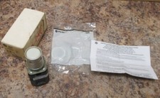 Allen Bradley Bulletin 800T-PAH16WD1 White Illuminated Push Button Ser T 120 V 