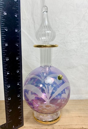 Vintage Art Glass 9” Genie Decanter Purple Etched Gold Trim pedestal w stopper - Picture 9 of 15