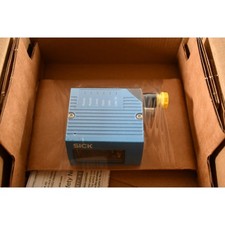 NEW SICK CLV622-1120 1041795 Stationary Barcode Scanner 1D Raster Fixed Focus