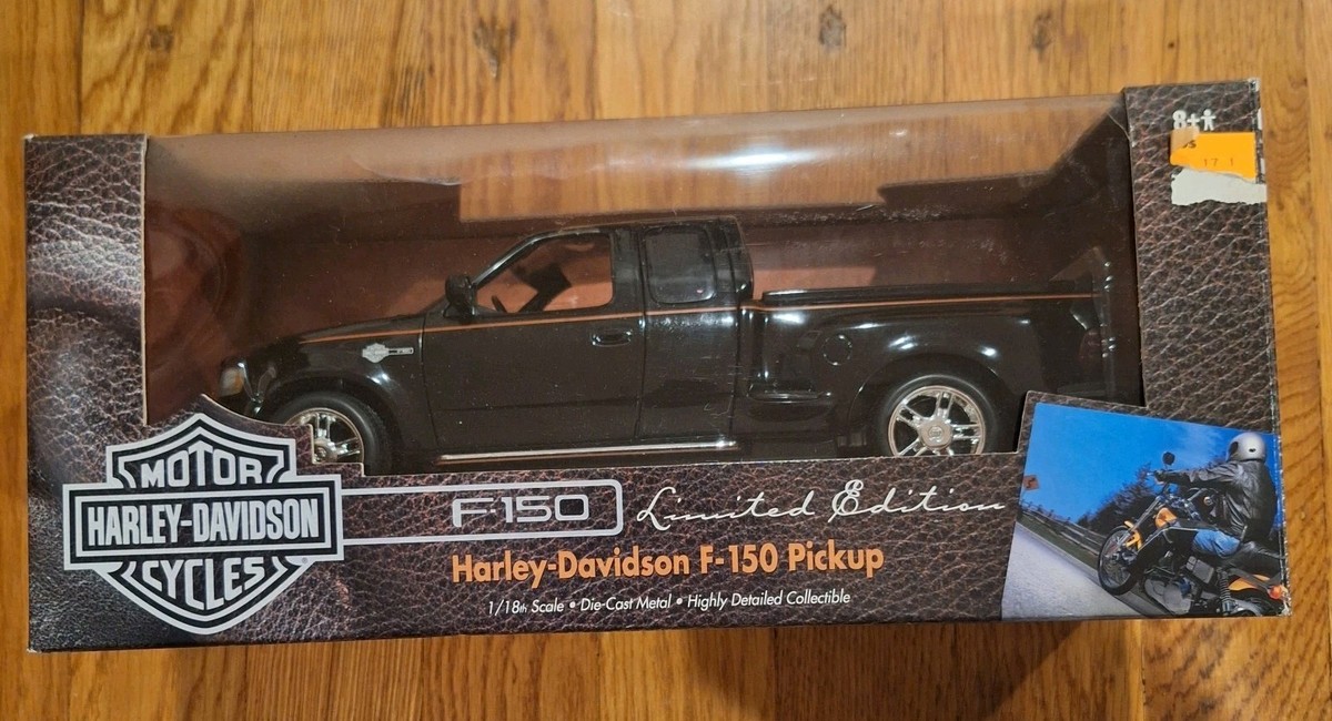 2001 HARLEY DAVIDSON F-150 SUPERCREW. ERTL AMERICAN MUSCLE 1:18